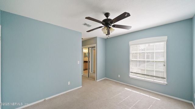 1701 THE GREENS Way 424, Jacksonville Beach, FL 32250