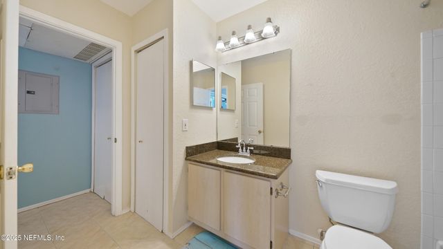 1701 THE GREENS Way 424, Jacksonville Beach, FL 32250