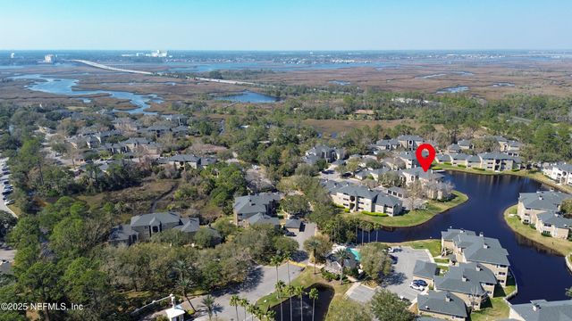 1701 THE GREENS Way 424, Jacksonville Beach, FL 32250