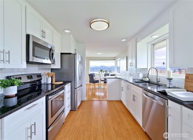 11027 Auburn Avenue S, Seattle, WA 98178