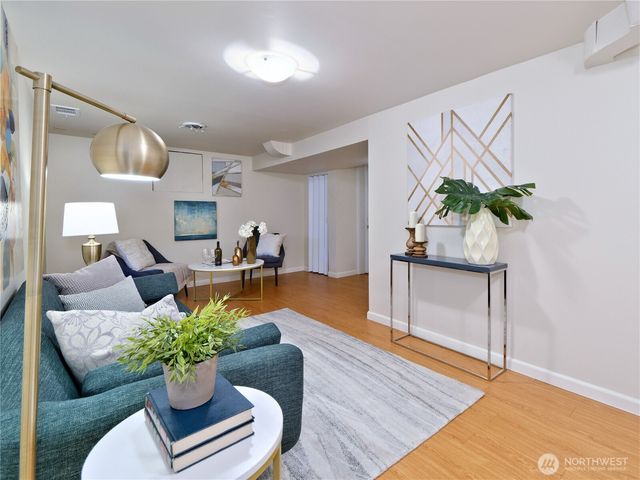 11027 Auburn Avenue S, Seattle, WA 98178