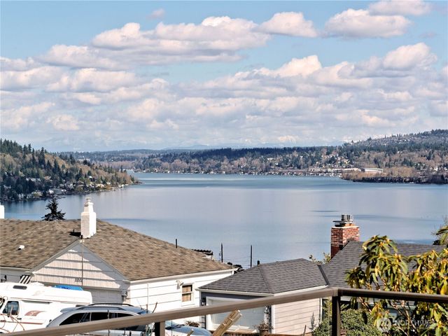 11027 Auburn Avenue S, Seattle, WA 98178