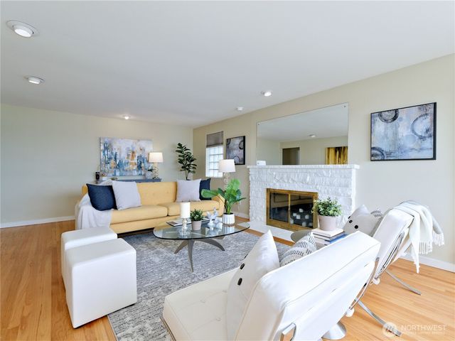 11027 Auburn Avenue S, Seattle, WA 98178