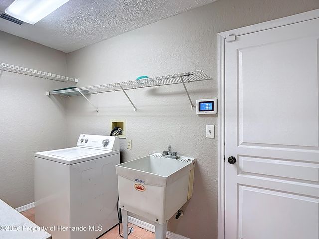 3310 Deltona Boulevard, Spring Hill, FL 34606