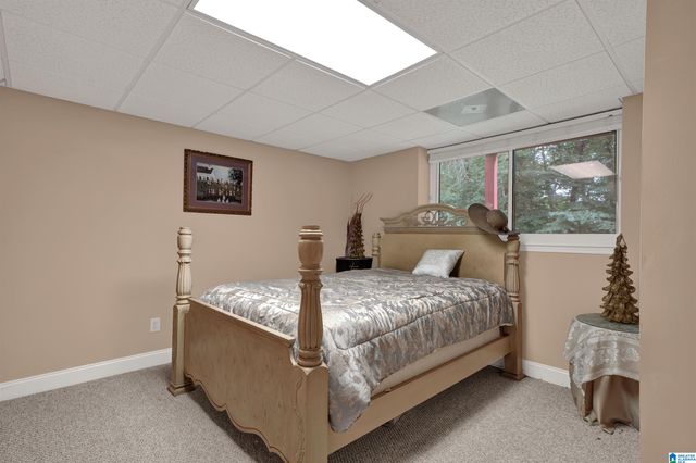 6464 WHITE OAK LANE, Hueytown, AL 35023