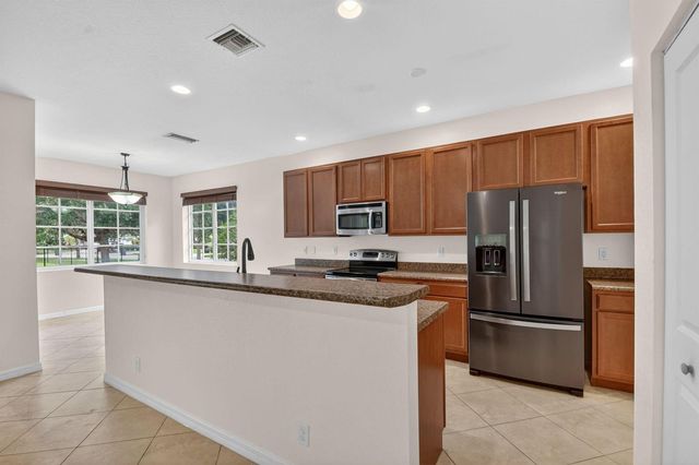6810 Osage Circle, Greenacres, FL 33413