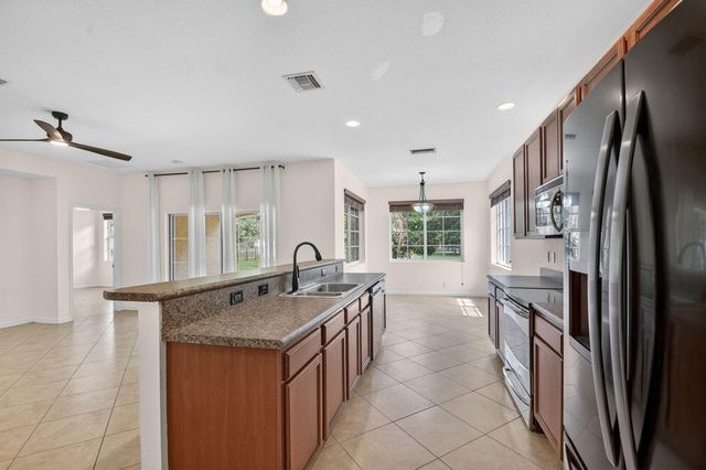 6810 Osage Circle, Greenacres, FL 33413