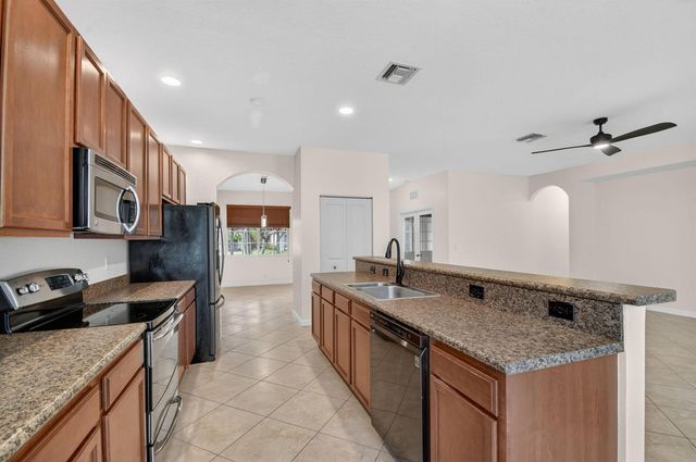 6810 Osage Circle, Greenacres, FL 33413