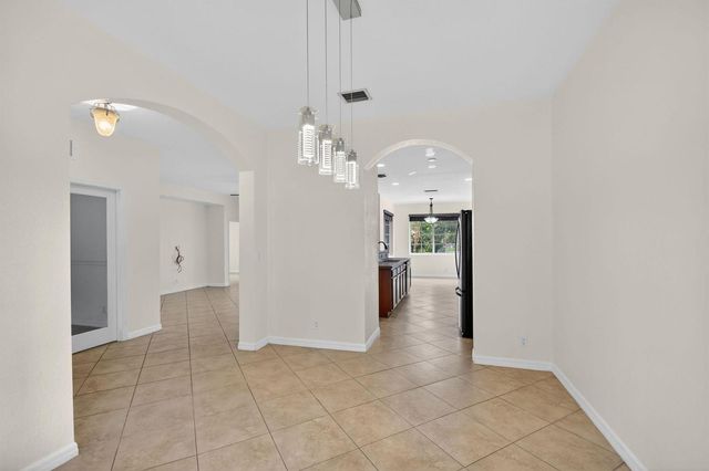 6810 Osage Circle, Greenacres, FL 33413