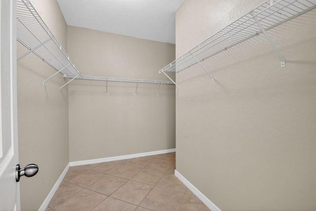 6810 Osage Circle, Greenacres, FL 33413