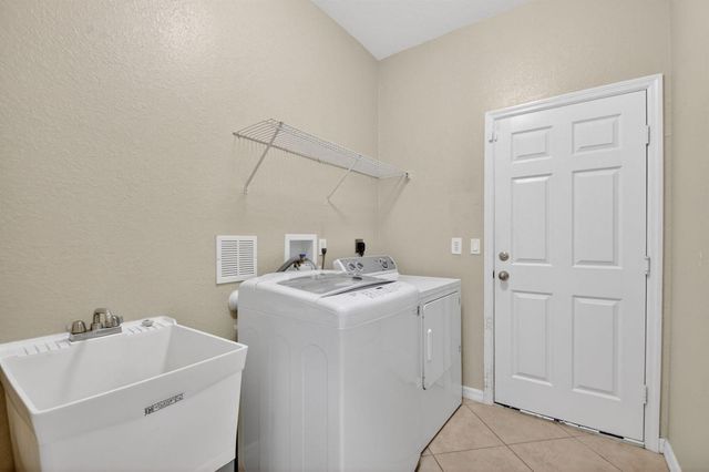 6810 Osage Circle, Greenacres, FL 33413