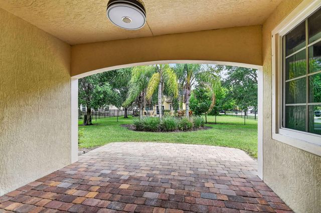 6810 Osage Circle, Greenacres, FL 33413
