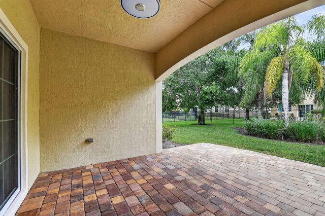 6810 Osage Circle, Greenacres, FL 33413