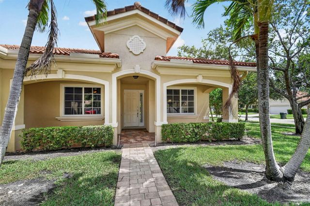6810 Osage Circle, Greenacres, FL 33413