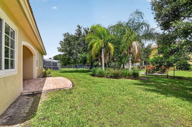 6810 Osage Circle, Greenacres, FL 33413