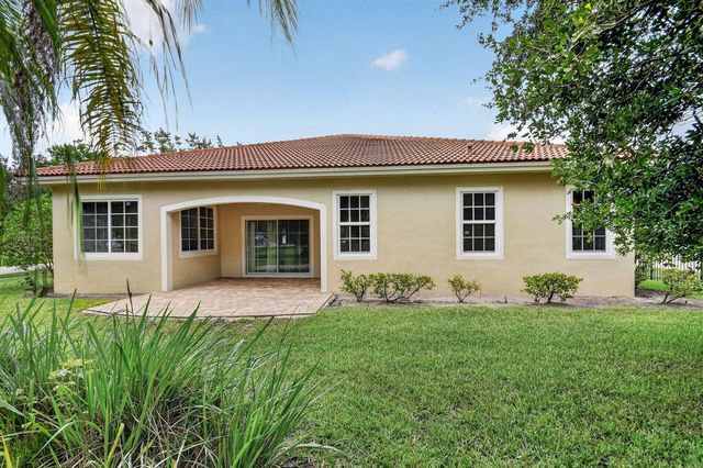 6810 Osage Circle, Greenacres, FL 33413