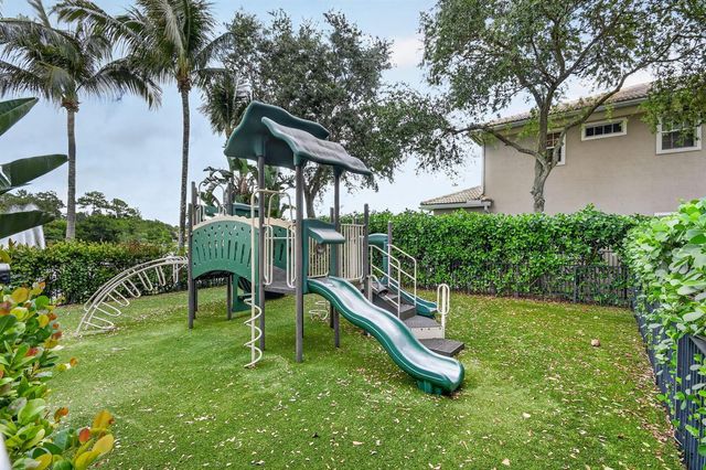 6810 Osage Circle, Greenacres, FL 33413