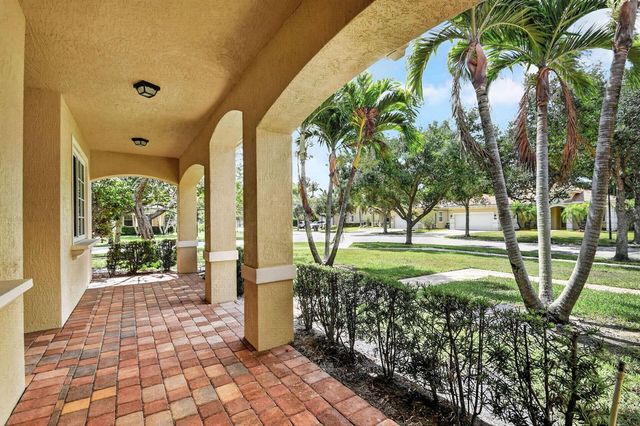 6810 Osage Circle, Greenacres, FL 33413