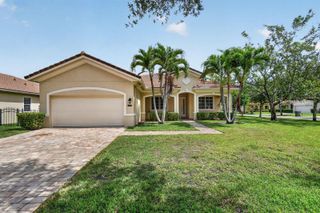 6810 Osage Circle, Greenacres, FL 33413