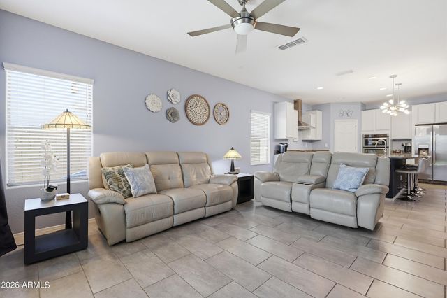 17519 W HEDGEHOG Place, Surprise, AZ 85387