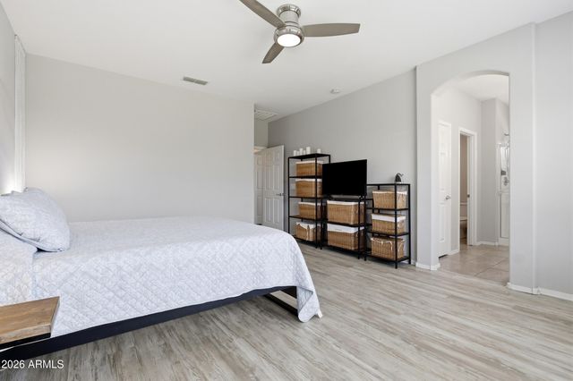 17519 W HEDGEHOG Place, Surprise, AZ 85387