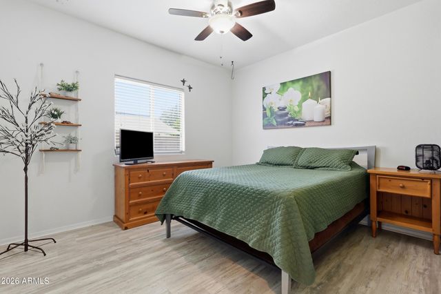 17519 W HEDGEHOG Place, Surprise, AZ 85387