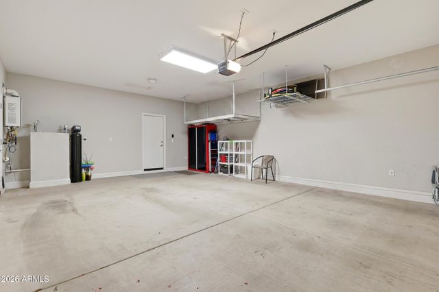 17519 W HEDGEHOG Place, Surprise, AZ 85387