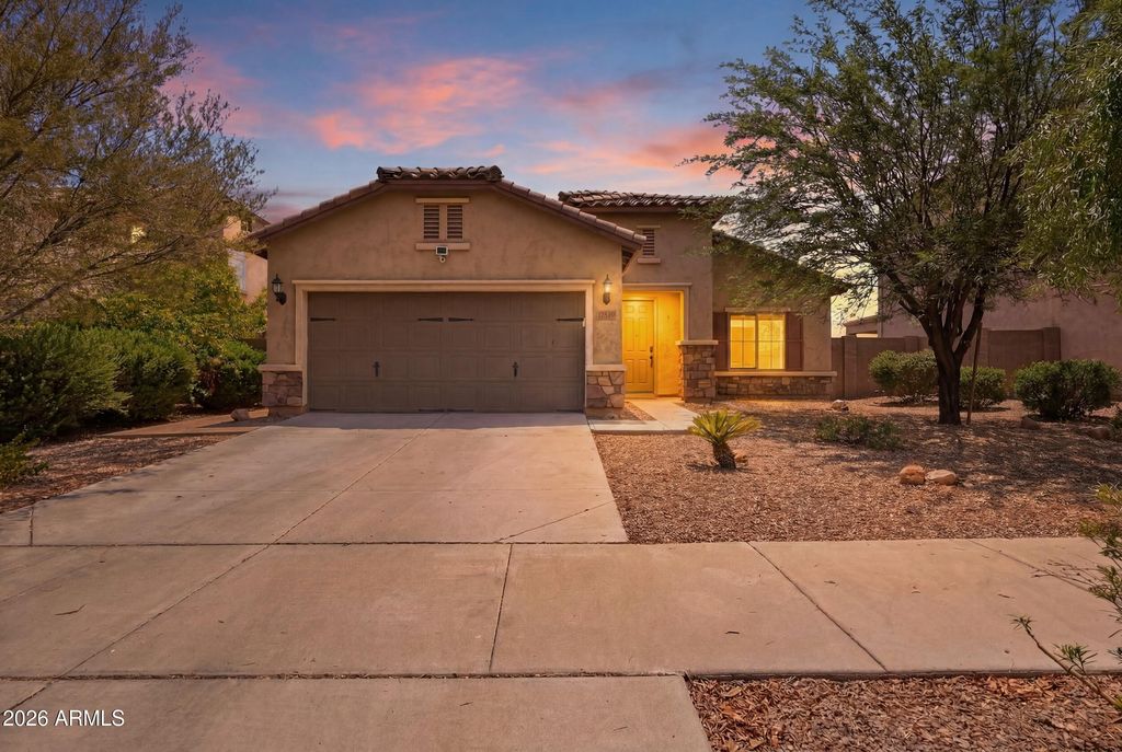 17519 W HEDGEHOG Place, Surprise, AZ 85387