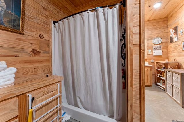 6409 Pohlman Rd, St Francisville, LA 70775