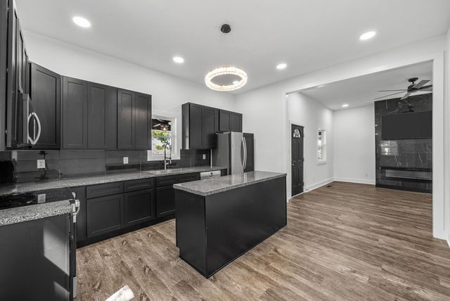 1500 S Clay Street, Hopkinsville, KY 42240