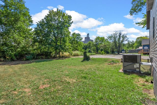 1500 S Clay Street, Hopkinsville, KY 42240