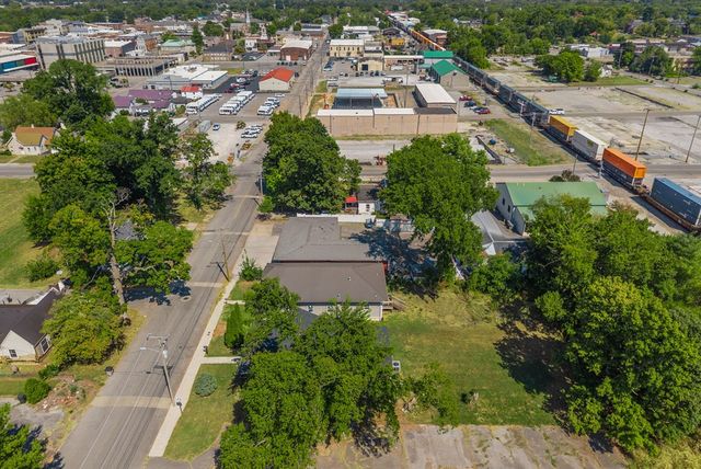 1500 S Clay Street, Hopkinsville, KY 42240