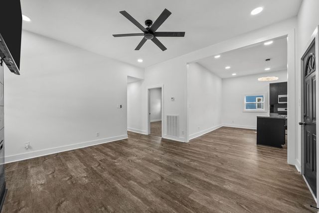 1500 S Clay Street, Hopkinsville, KY 42240