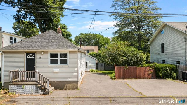 15 Peak Avenue, Milford, CT 06460
