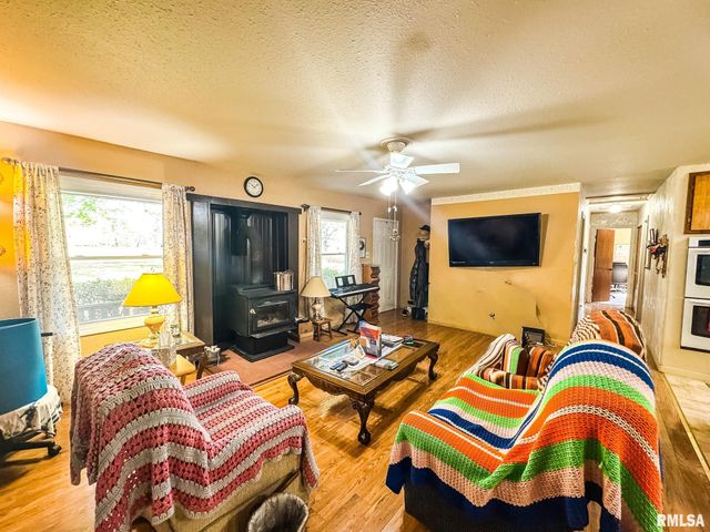 15789 Corinth Road, Marion, IL 62959