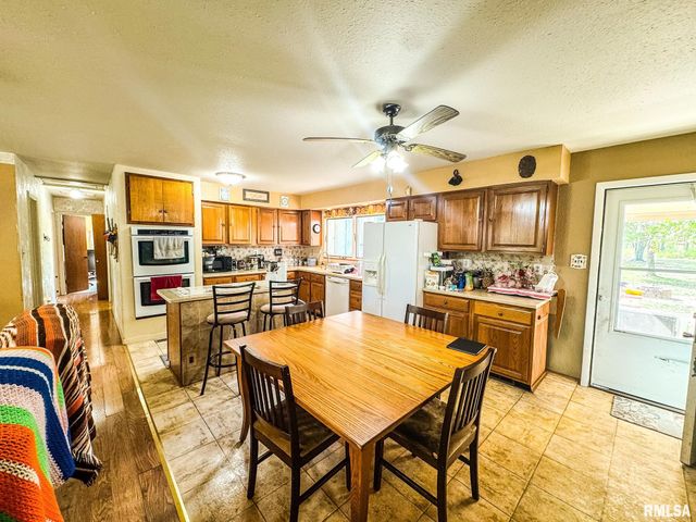 15789 Corinth Road, Marion, IL 62959