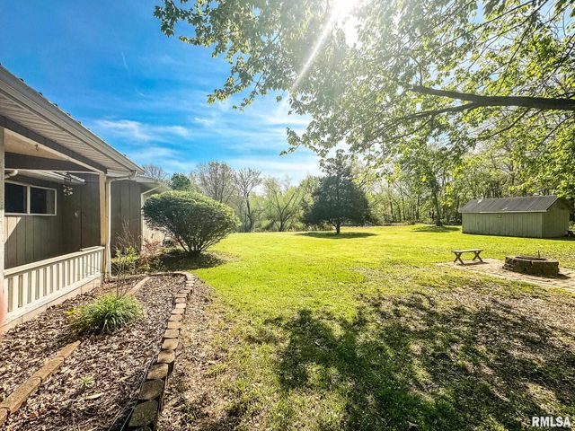 15789 Corinth Road, Marion, IL 62959