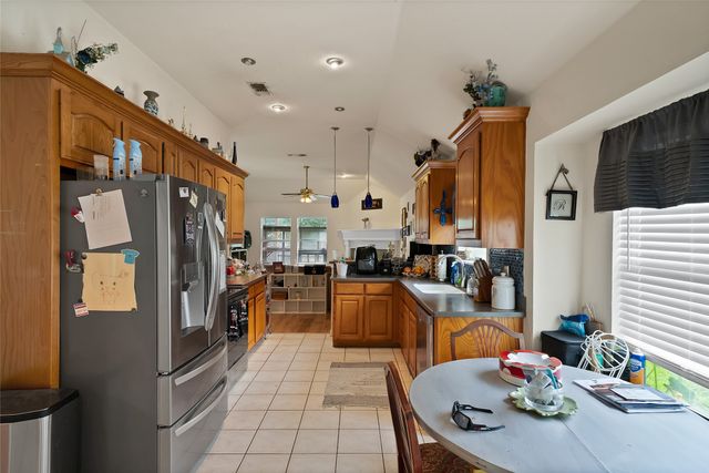 503 Hilltop Place, Joshua, TX 76058