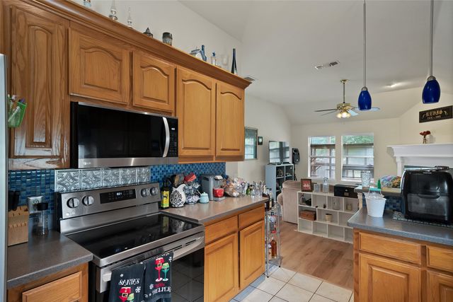 503 Hilltop Place, Joshua, TX 76058