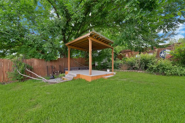 503 Hilltop Place, Joshua, TX 76058
