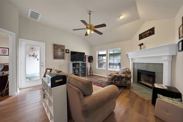 503 Hilltop Place, Joshua, TX 76058