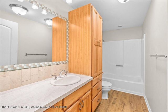 1283 N Chartwell Carriage Way, East Lansing, MI 48823