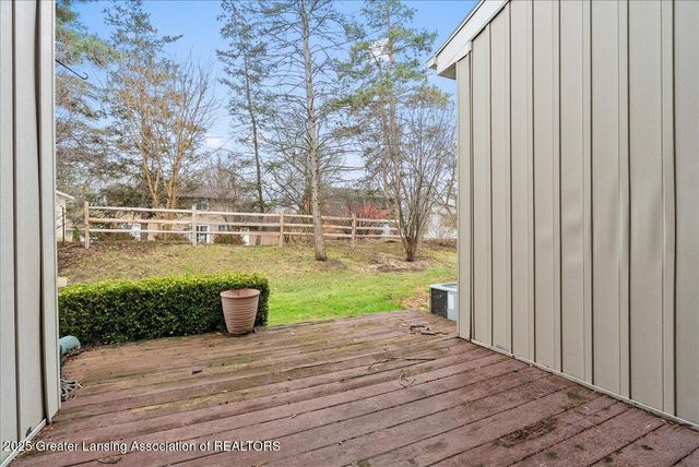 1283 N Chartwell Carriage Way, East Lansing, MI 48823