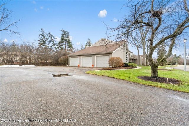 1283 N Chartwell Carriage Way, East Lansing, MI 48823