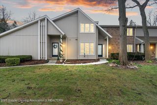1283 N Chartwell Carriage Way, East Lansing, MI 48823