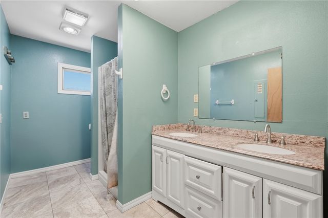 36 Danube Drive, Holiday Island, AR 72631