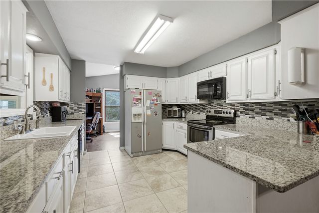 36 Danube Drive, Holiday Island, AR 72631