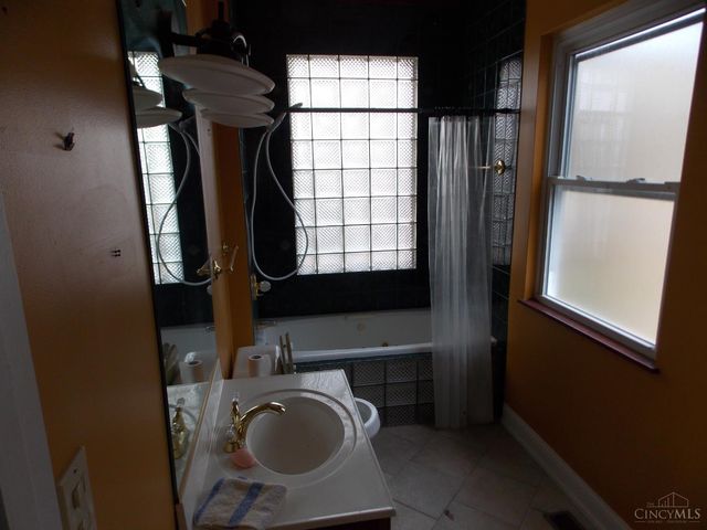 3940 Delmar Avenue, Cheviot, OH 45211