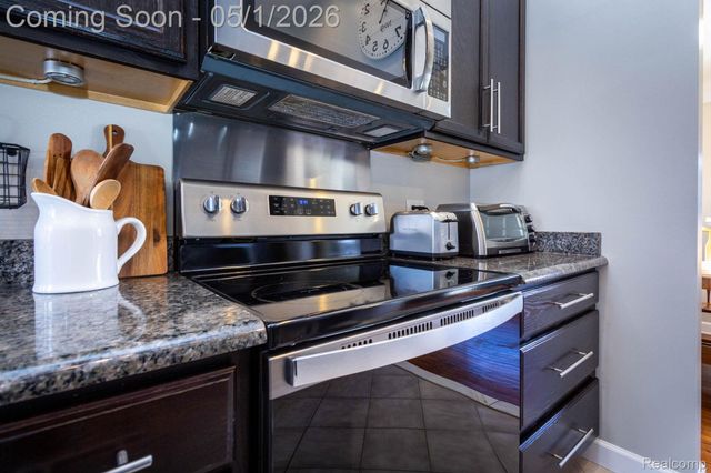 15580 Hanfor Avenue, Allen Park, MI 48101