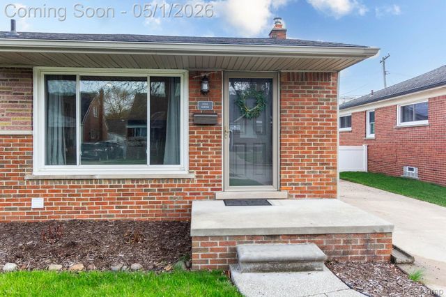 15580 Hanfor Avenue, Allen Park, MI 48101